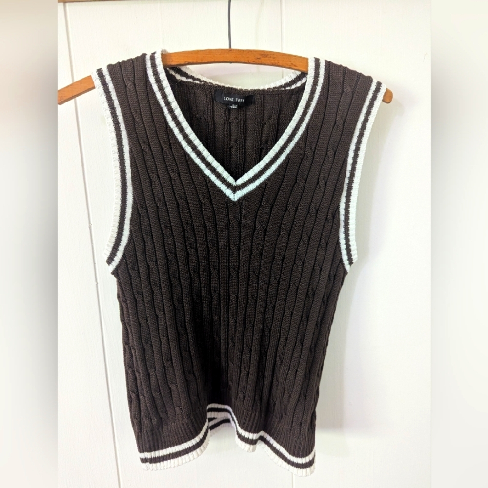 Super Cute Vest Top Turn an Outfit Out With This Vintage Addition